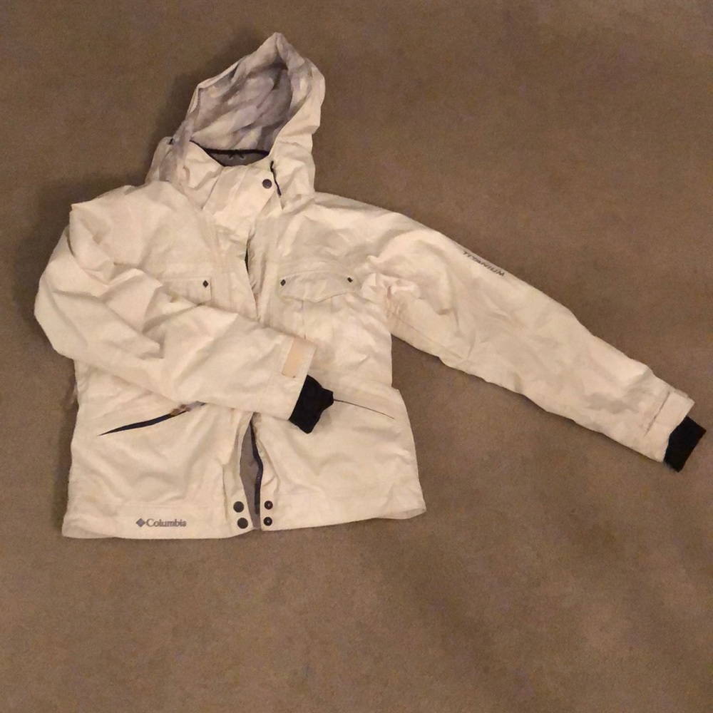 Women’s ski/snowboarding jacket